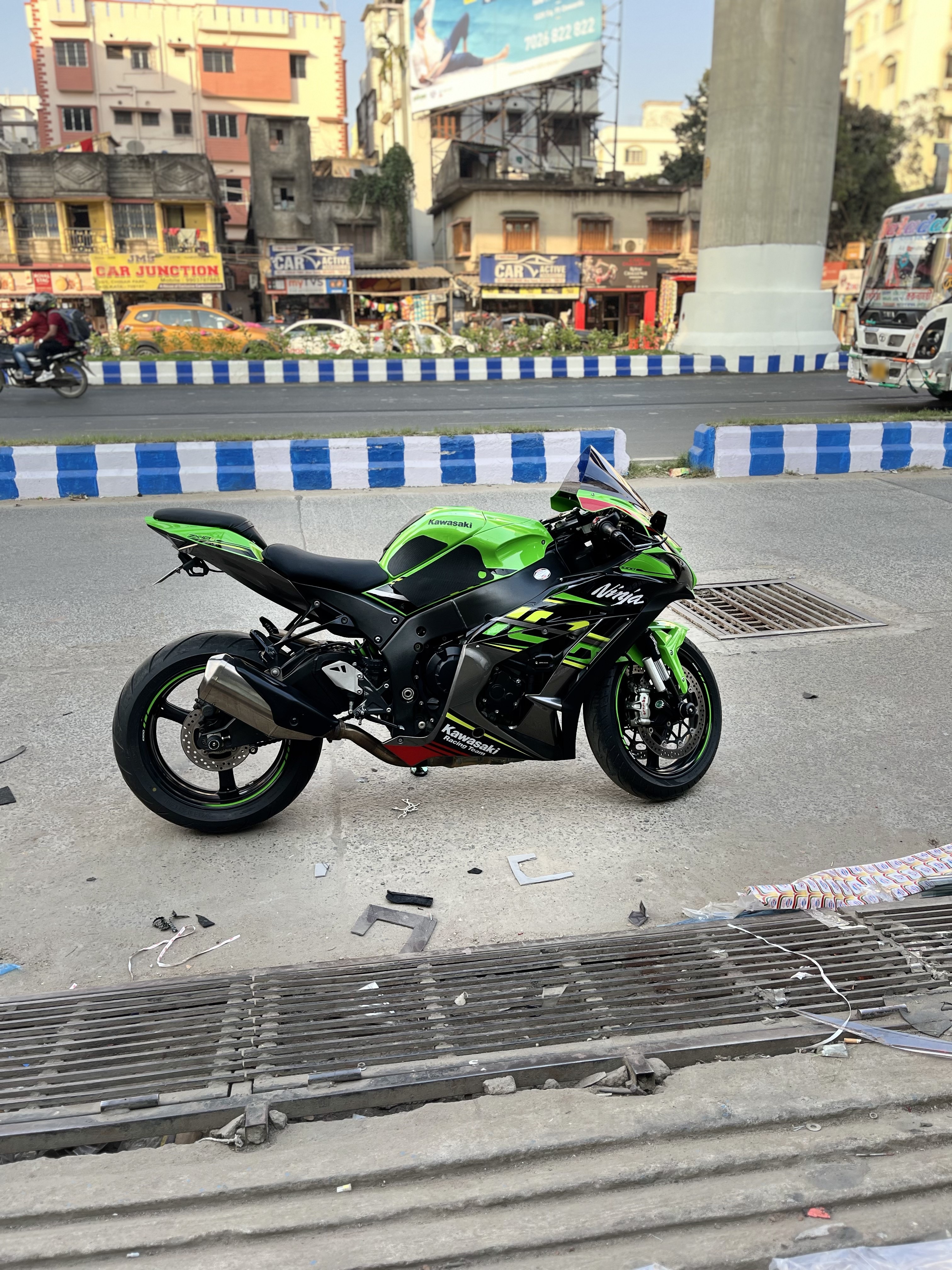 Kawasaki Ninja ZX-10R in Kawasaki racing green with detailing by BP Wraps